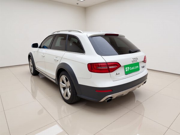 Audi A4 2014, 110500 км, за 13557 USD