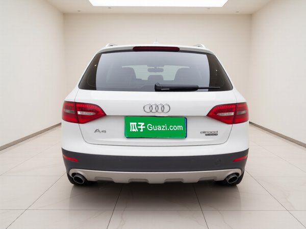 Audi A4 2014, 110500 км, за 13557 USD