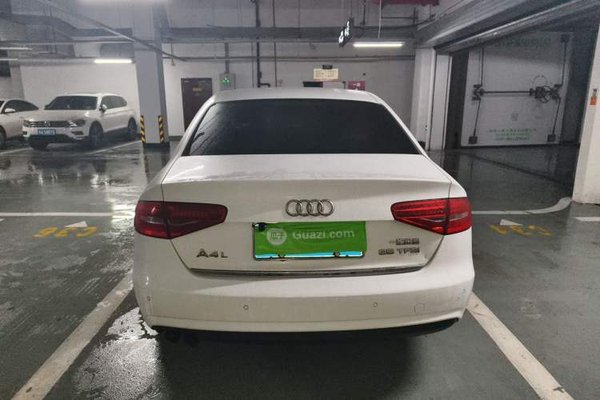 Audi A4L 2013, 142900 км, за 6703 USD