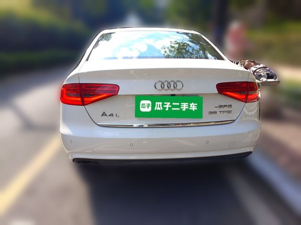 Audi A4L 2013, 55100 км, за 9146 USD