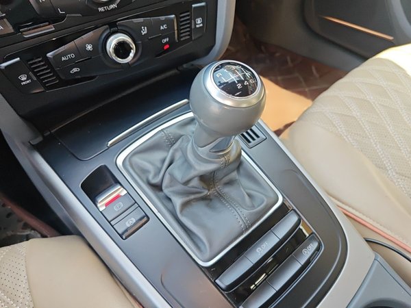 Audi A4L 2015, 55500 км, за 11234 USD - фото 13