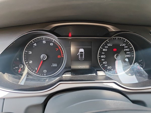 Audi A4L 2015, 55500 км, за 11234 USD - фото 10