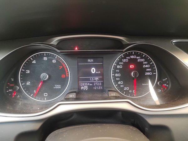 Audi A4L 2015 35 TFSI Automatic Comfort Model, 2015 года