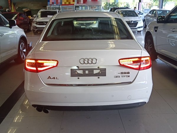Audi A4L 2015, 162200 км, за 8910 USD