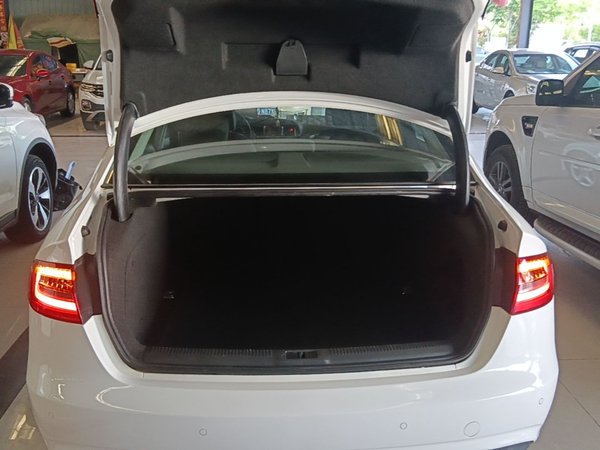 Audi A4L 2015, 162200 км, за 8910 USD - фото 22