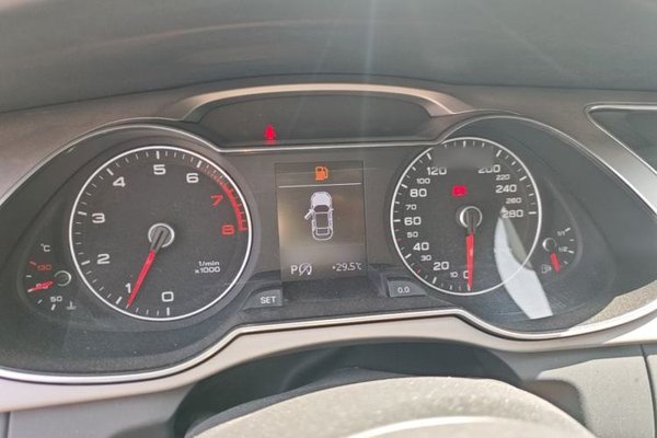 Audi A4L 2015, 60800 км, за 9526 USD - фото 19