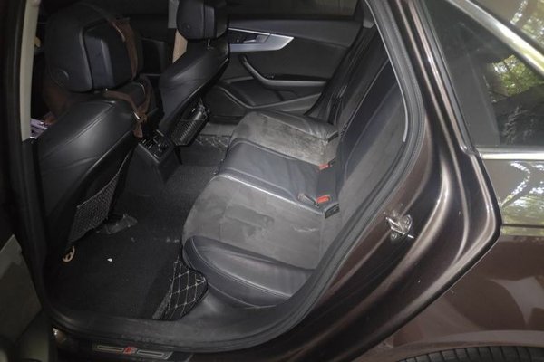 Audi A4L 2017, 131400 км, за 14345 USD