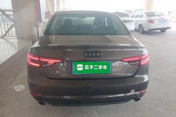 Audi A4L 2017, 88100 км, за 12586 USD