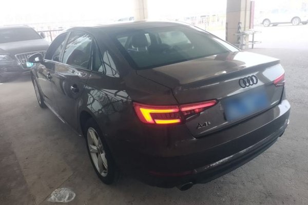 Audi A4L 2017, 88100 км, за 12586 USD