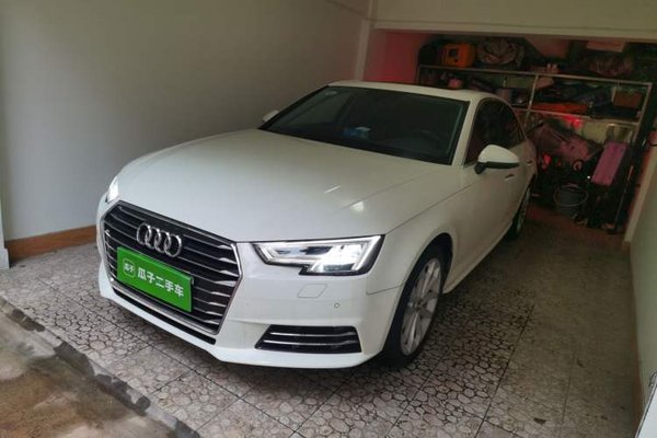 Audi A4L · 2017 год