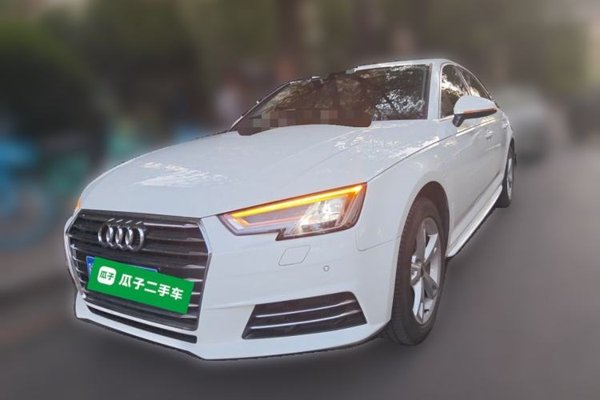 Audi A4L · 2017 год