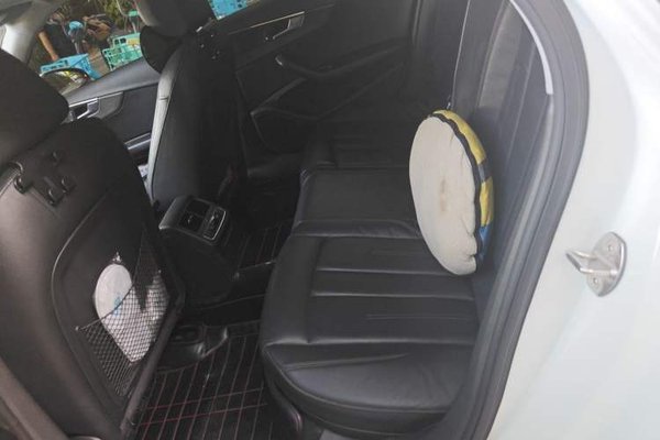 Audi A4L 2017, 91300 км, за 12592 USD