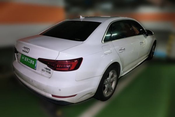 Audi A4L 2018, 51200 км, за 13228 USD