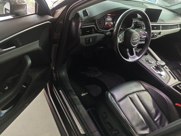 Audi A4L 2018, 119300 км, за 13351 USD - фото 19
