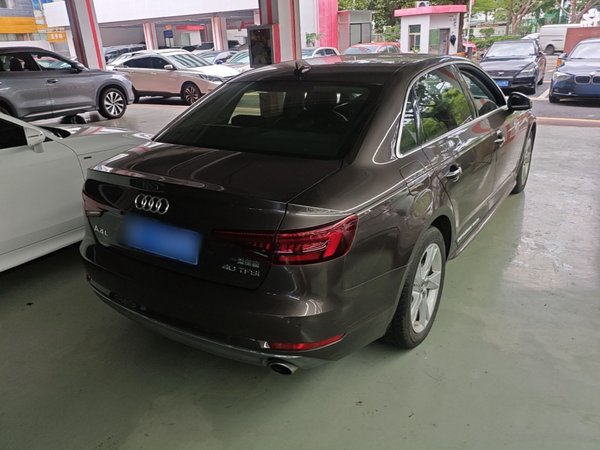 Audi A4L 2018, 119300 км, за 13351 USD - фото 6