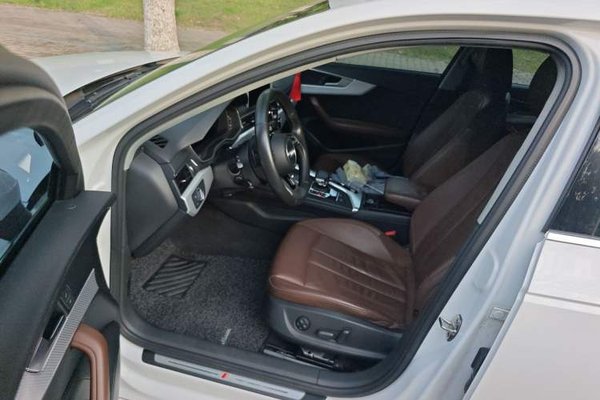 Audi A4L 2018, 105400 км, за 13879 USD - фото 13