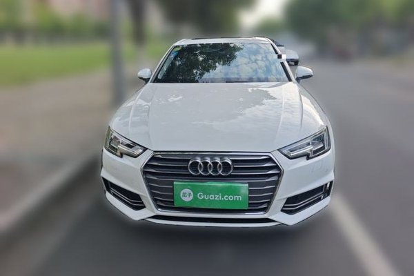 Audi A4L 2018, 105400 км, за 13879 USD