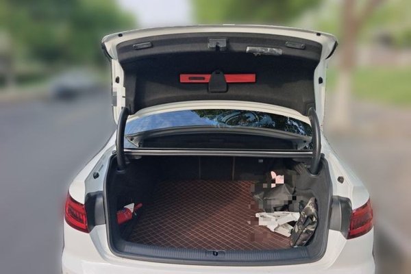 Audi A4L 2018, 105400 км, за 13879 USD - фото 16