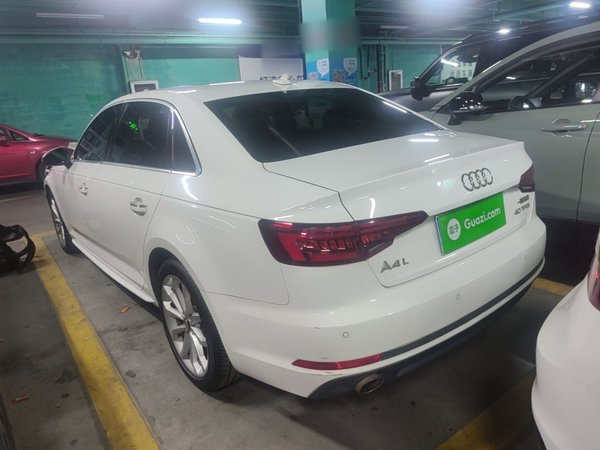 Audi A4L 2018, 118400 км, за 15277 USD
