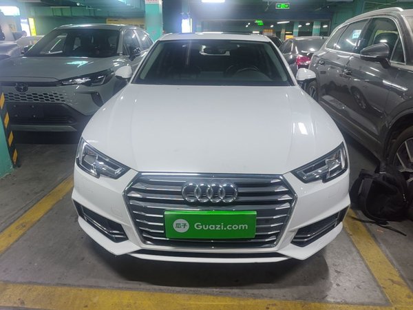 Audi A4L 2018, 118400 км, за 15277 USD