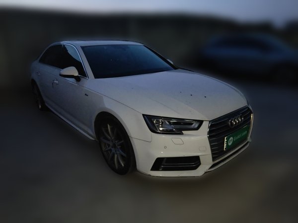 Audi A4L 2018, 119300 км, за 13780 USD