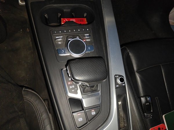 Audi A4L 2018, 119300 км, за 13780 USD - фото 15