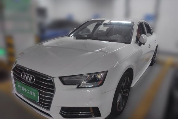 Audi A4L · 2018 год