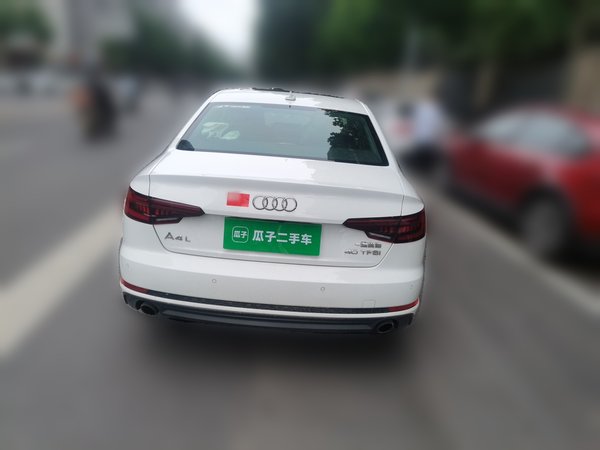 Audi A4L 2018, 162300 км, за 12879 USD