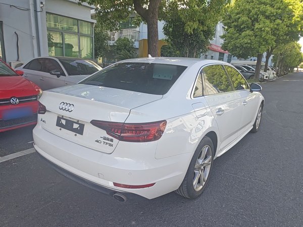 Audi A4L 2018, 170700 км, за 12631 USD - фото 6
