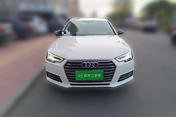 Audi A4L 2018, 65500 км, за 11347 USD