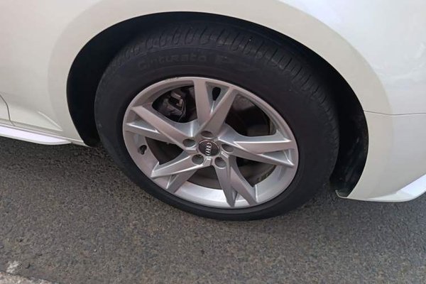 Audi A4L 2018, 65500 км, за 11347 USD
