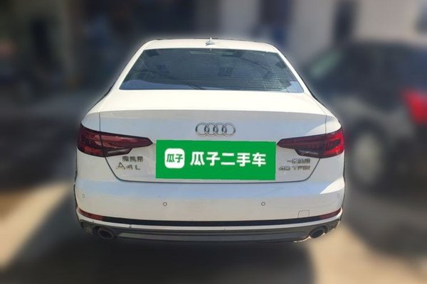 Audi A4L 2018, 88600 км, за 14173 USD