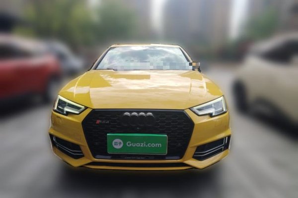 Audi A4L 2018, 145100 км, за 13808 USD
