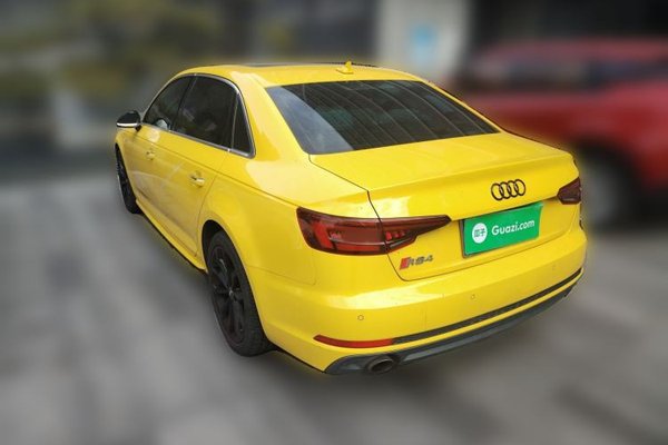 Audi A4L 2018, 145100 км, за 13808 USD