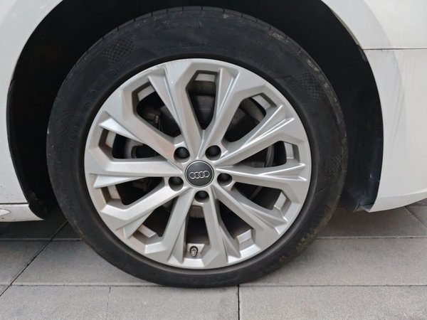 Audi A4L 2019, 110399 км, за 13812 USD - фото 8