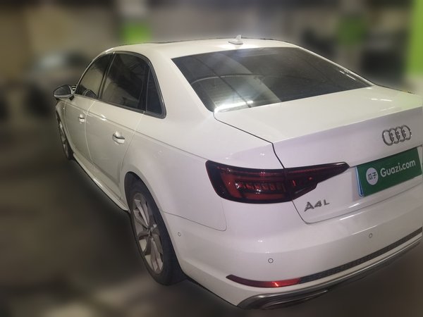 Audi A4L 2019, 55900 км, за 15408 USD