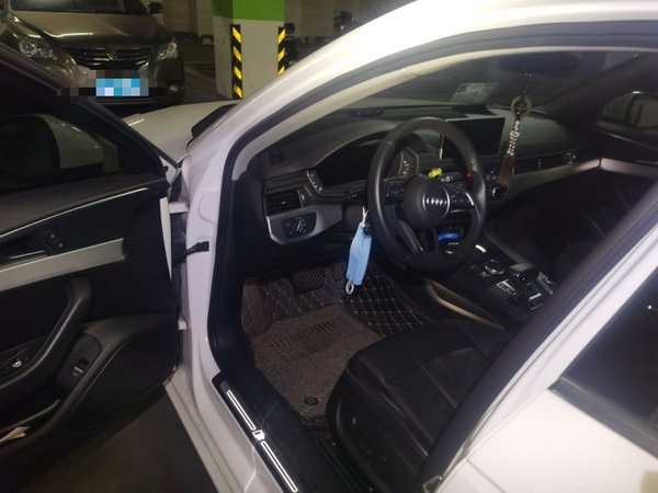 Audi A4L 2019, 55900 км, за 15408 USD - фото 17