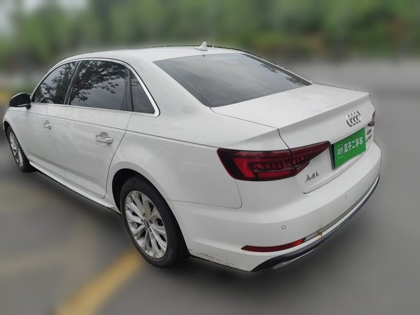 Audi A4L 2019, 67700 км, за 15636 USD