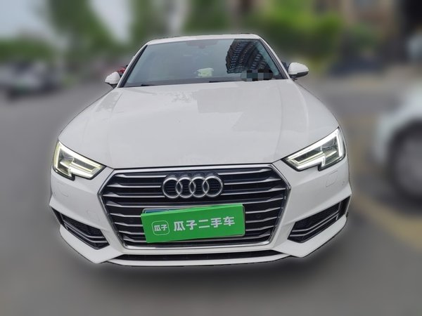 Audi A4L 2019, 67700 км, за 15636 USD