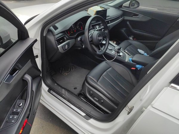 Audi A4L 2019, 67700 км, за 15636 USD - фото 17