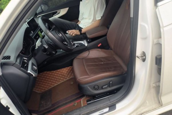 Audi A4L 2019, 71500 км, за 16516 USD - фото 12