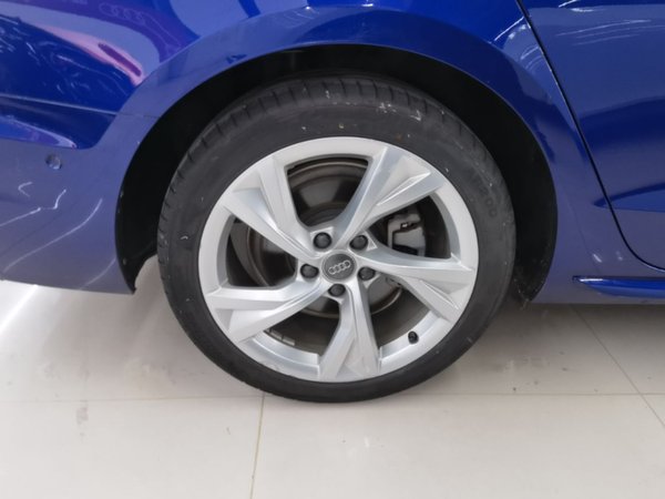 Audi A4L 2020, 64500 км, за 20305 USD - фото 10