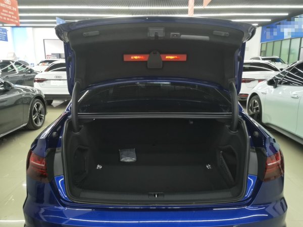 Audi A4L 2020, 64500 км, за 20305 USD - фото 22