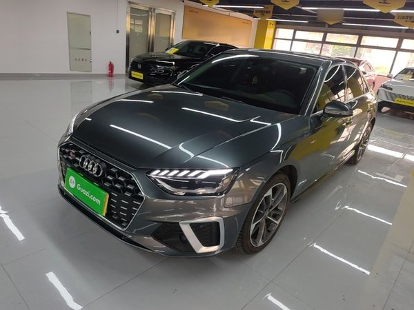 Audi A4L · 2020 год
