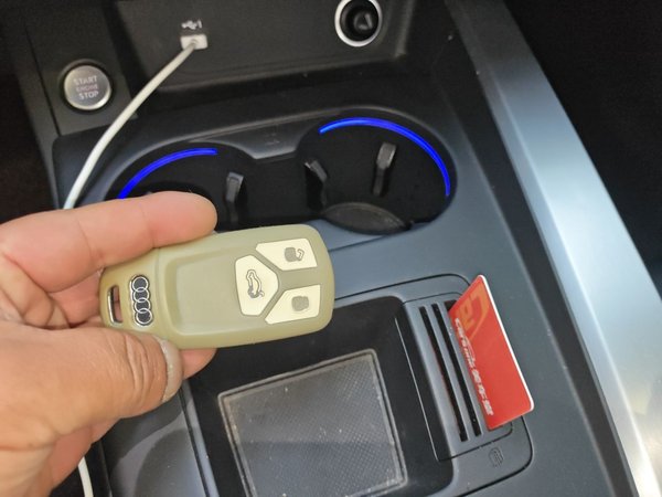 Audi A4L 2020, 55500 км, за 19792 USD - фото 17