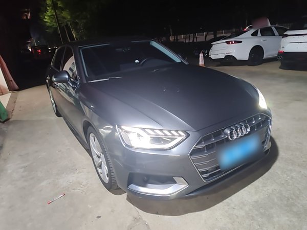 Audi A4L 2020, 76900 км, за 19135 USD
