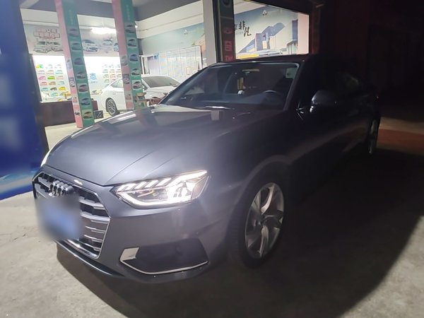 Audi A4L · 2020 год