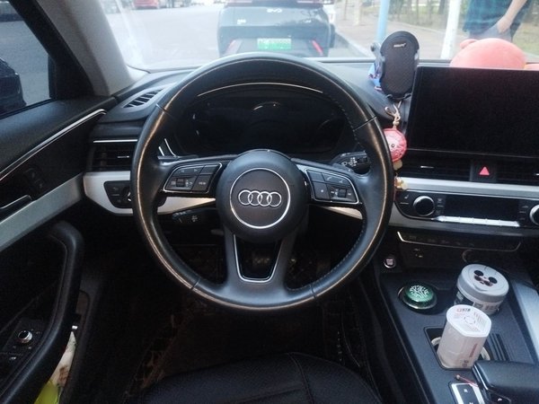 Audi A4L 2020, 92500 км, за 19871 USD