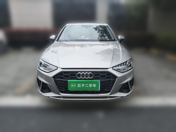 Audi A4L · 2020 год