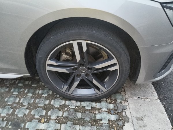 Audi A4L 2020, 90800 км, за 20718 USD